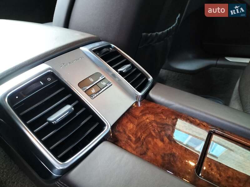 Фастбэк Porsche Panamera 2013 в Бершади