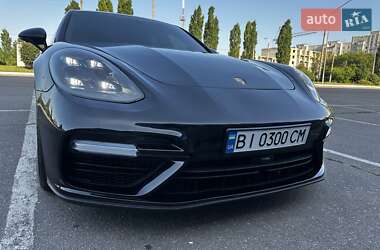 Фастбэк Porsche Panamera 2018 в Кременчуге