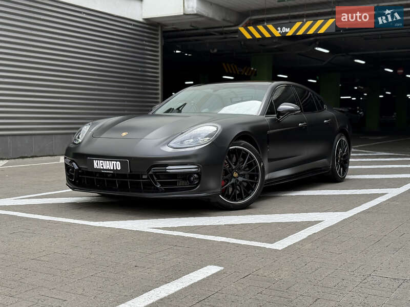 Фастбэк Porsche Panamera 2017 в Киеве