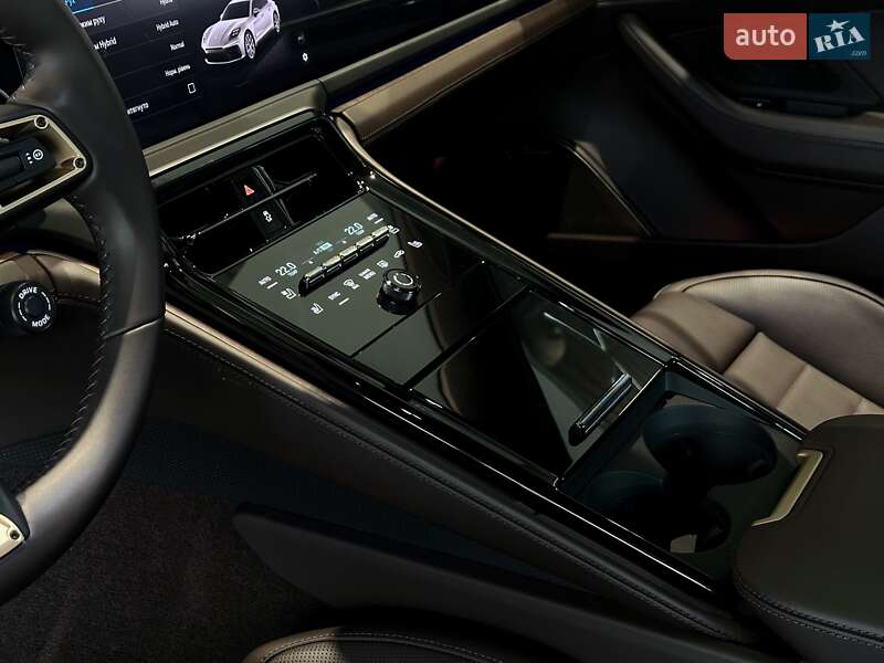 Фастбэк Porsche Panamera 2024 в Одессе