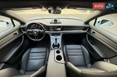 Фастбэк Porsche Panamera 2023 в 