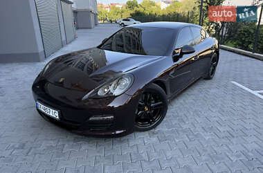 Фастбек Porsche Panamera 2010 в Хмельницькому