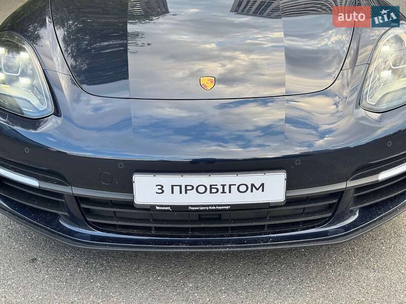 Фастбэк Porsche Panamera 2018 в Киеве