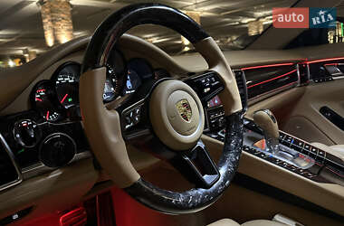 Фастбэк Porsche Panamera 2010 в 