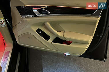 Фастбэк Porsche Panamera 2010 в 