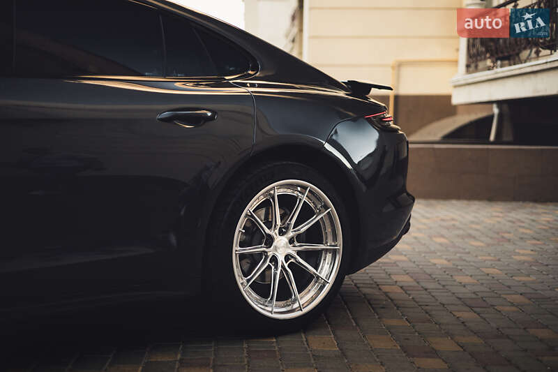Фастбэк Porsche Panamera 2017 в Одессе