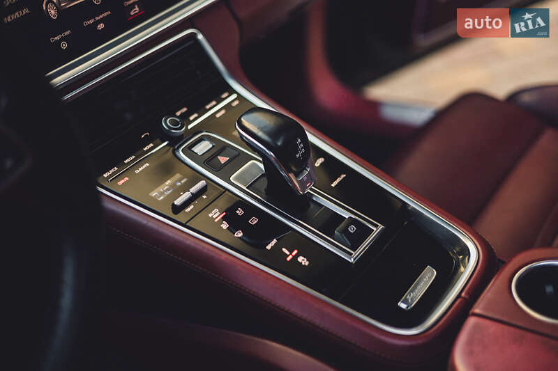 Фастбэк Porsche Panamera 2017 в Одессе