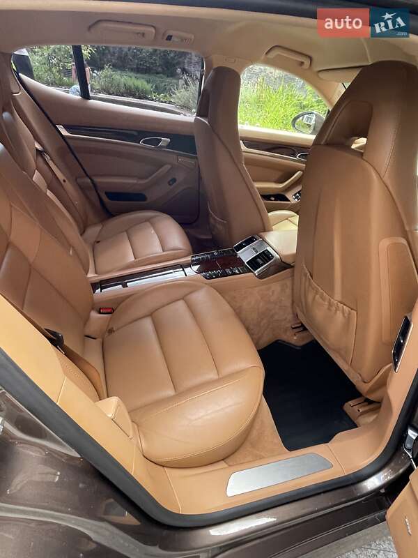 Фастбэк Porsche Panamera 2013 в Киеве фото 13 Фастбэк Porsche Panamera 2013 в Киеве