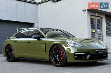 Фастбэк Porsche Panamera 2021 в 