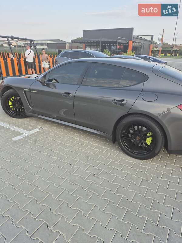 Фастбэк Porsche Panamera 2015 в Виннице фото 8 Фастбэк Porsche Panamera 2015 в Виннице