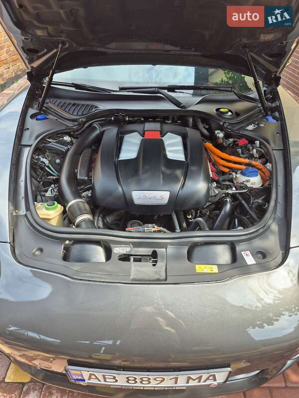 Фастбэк Porsche Panamera 2015 в Виннице фото 24 Фастбэк Porsche Panamera 2015 в Виннице