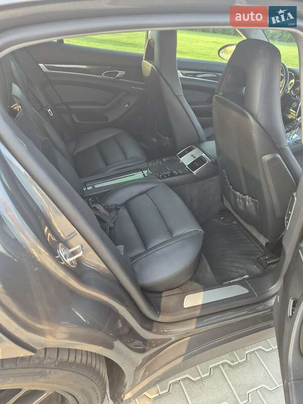 Фастбэк Porsche Panamera 2015 в Виннице фото 23 Фастбэк Porsche Panamera 2015 в Виннице