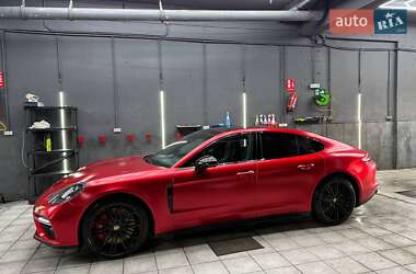 Фастбэк Porsche Panamera 2017 в 