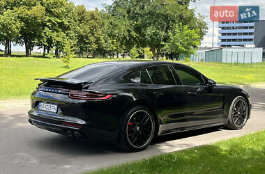Фастбэк Porsche Panamera 2018 в 