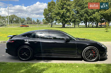 Фастбэк Porsche Panamera 2018 в 