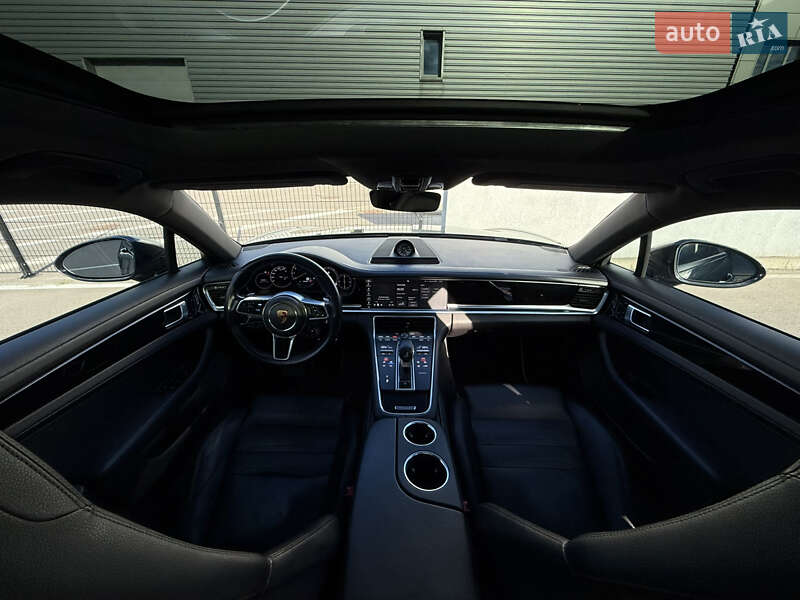 Фастбэк Porsche Panamera 2017 в Киеве