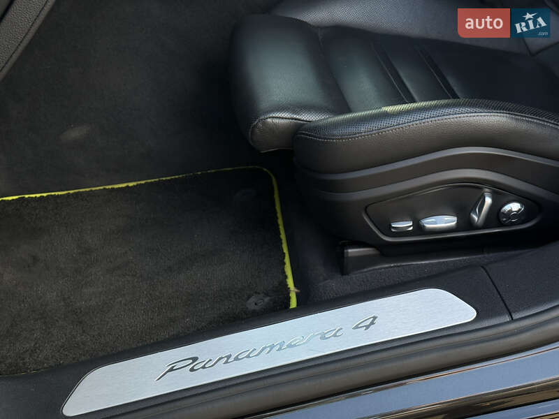 Фастбэк Porsche Panamera 2017 в Киеве