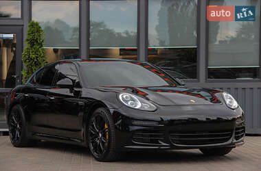 Фастбек Porsche Panamera 2014 в Одесі