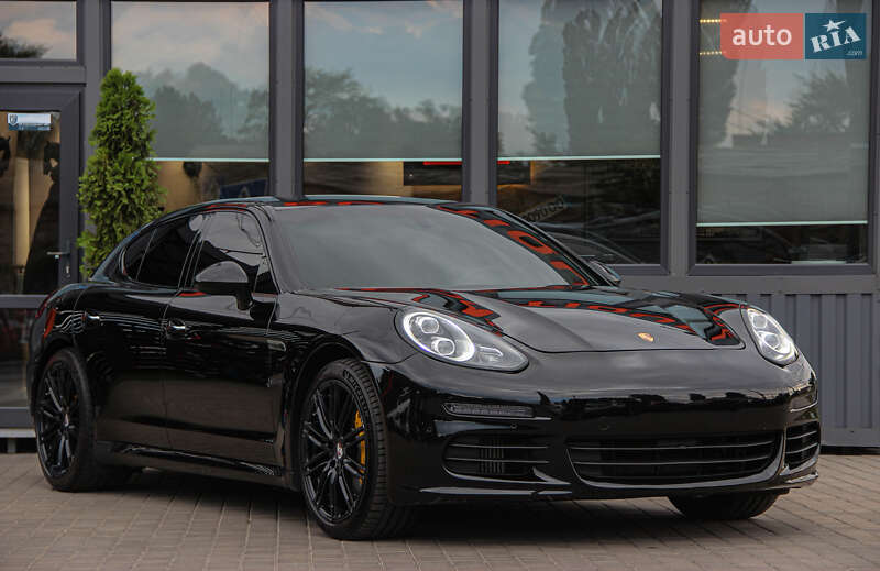 Фастбэк Porsche Panamera 2014 в Одессе
