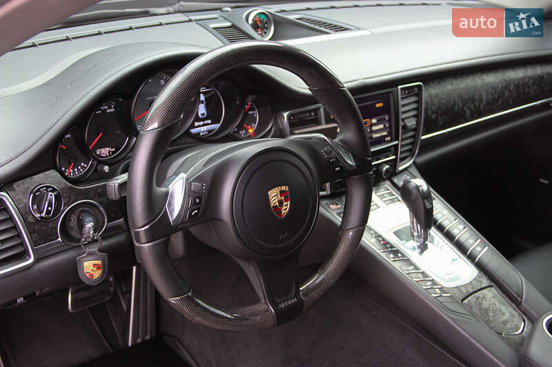 Фастбэк Porsche Panamera 2014 в Одессе