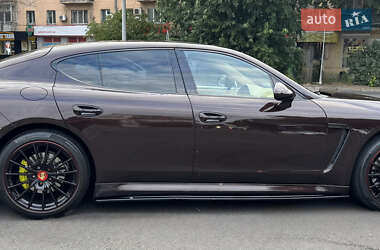 Фастбэк Porsche Panamera 2010 в 