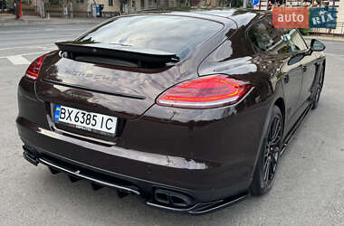 Фастбэк Porsche Panamera 2010 в 