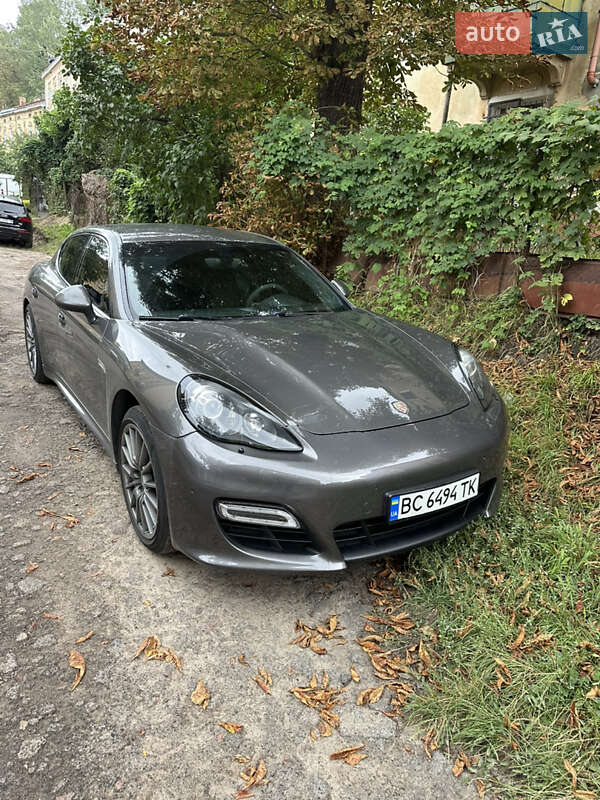 Porsche Panamera 2012