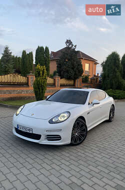 Фастбэк Porsche Panamera 2015 в Киеве
