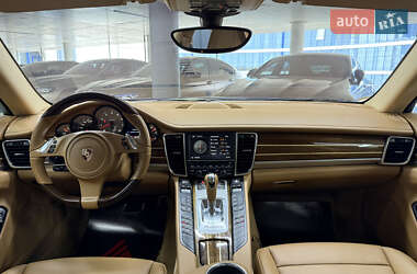 Фастбэк Porsche Panamera 2010 в 