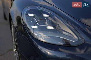 Фастбэк Porsche Panamera 2019 в 