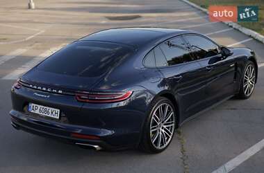 Фастбэк Porsche Panamera 2019 в 