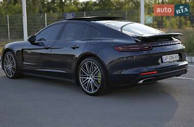 Фастбэк Porsche Panamera 2019 в 