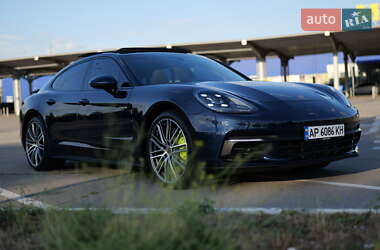 Фастбэк Porsche Panamera 2019 в 