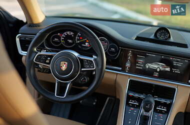 Фастбэк Porsche Panamera 2019 в 