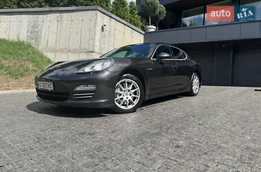Фастбэк Porsche Panamera 2010 в Киеве