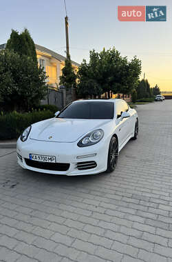 Фастбэк Porsche Panamera 2015 в 