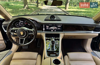 Фастбэк Porsche Panamera 2018 в 