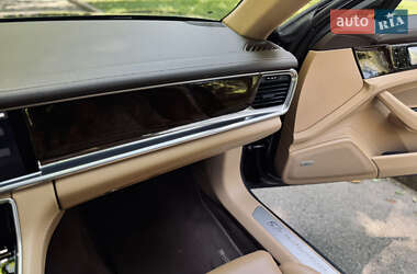 Фастбэк Porsche Panamera 2018 в 