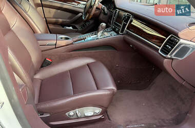 Фастбэк Porsche Panamera 2013 в 