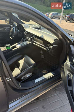 Фастбэк Porsche Panamera 2014 в 