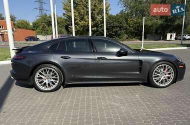 Фастбэк Porsche Panamera 2018 в 
