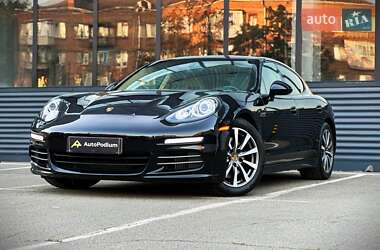 Фастбэк Porsche Panamera 2015 в 
