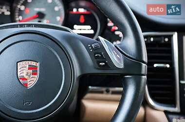 Фастбэк Porsche Panamera 2015 в 