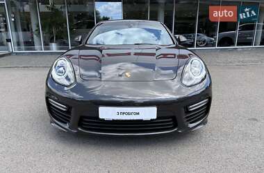 Фастбэк Porsche Panamera 2013 в 