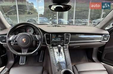 Фастбэк Porsche Panamera 2013 в 