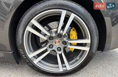 Фастбэк Porsche Panamera 2013 в 
