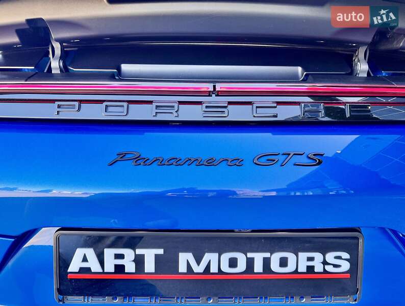 Фастбэк Porsche Panamera 2018 в Киеве