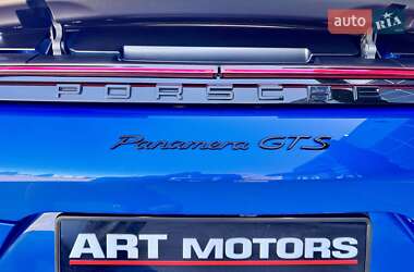 Фастбэк Porsche Panamera 2018 в 