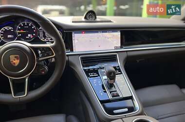 Фастбэк Porsche Panamera 2019 в 