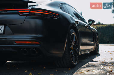 Фастбэк Porsche Panamera 2020 в 